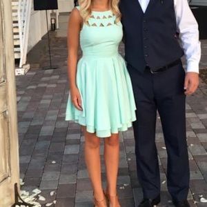 Lulu’s mint green cocktail dress